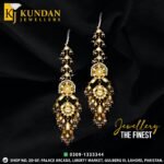 Traditional Gold Earrings with Kundan Detailing